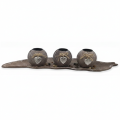 Set de Portavelas Triple: Elegancia Mineral y Corazones Plateados