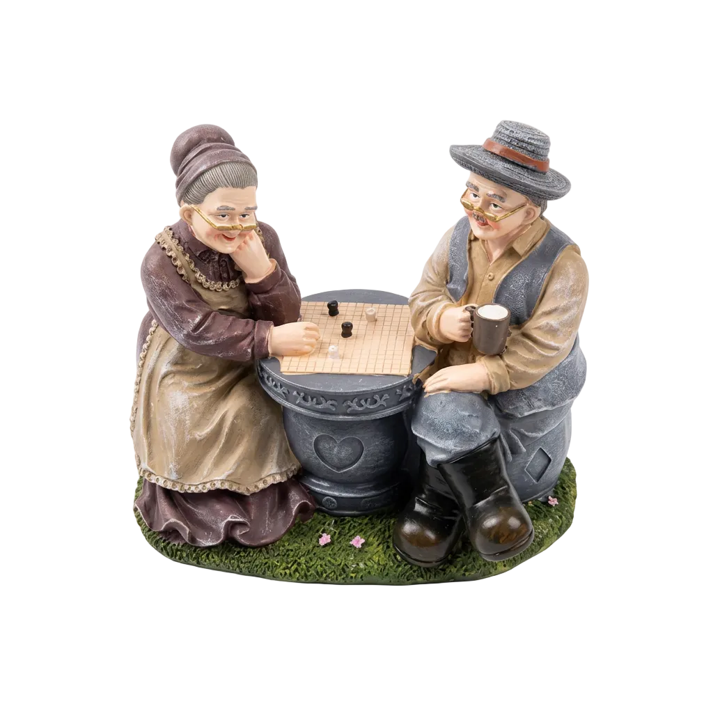 Figura decorativa de abuelitos jugando ajedrez 13cm