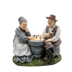 Figura decorativa de abuelitos jugando ajedrez 13cm