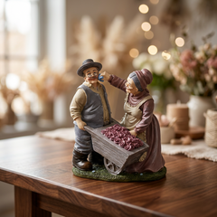 Figura Decorativa de Abuelitos con Carretilla 20cm