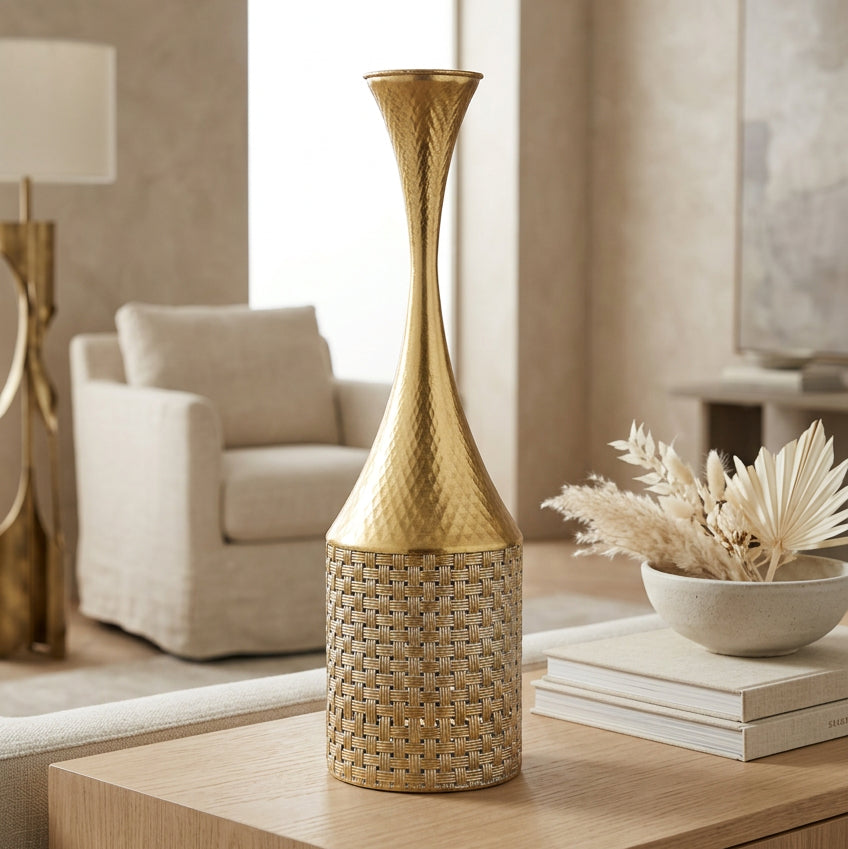 Jarrón Decorativo Metálico de Piso con un Acabado Artesanal 62x18cm